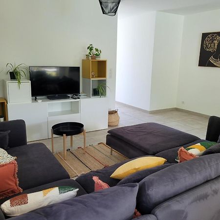 אובנה La Villa Des Papillons De Dugradus מראה חיצוני תמונה