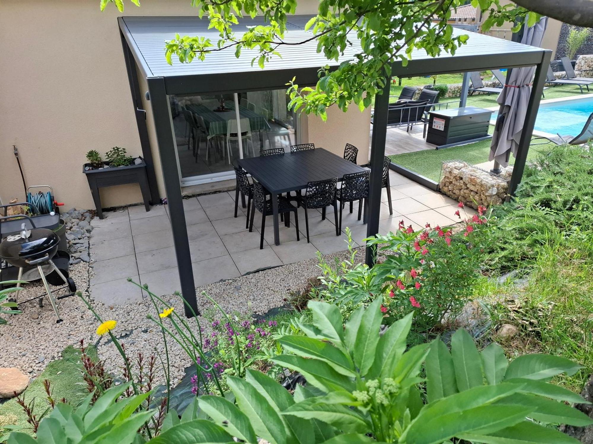 אובנה La Villa Des Papillons De Dugradus מראה חיצוני תמונה